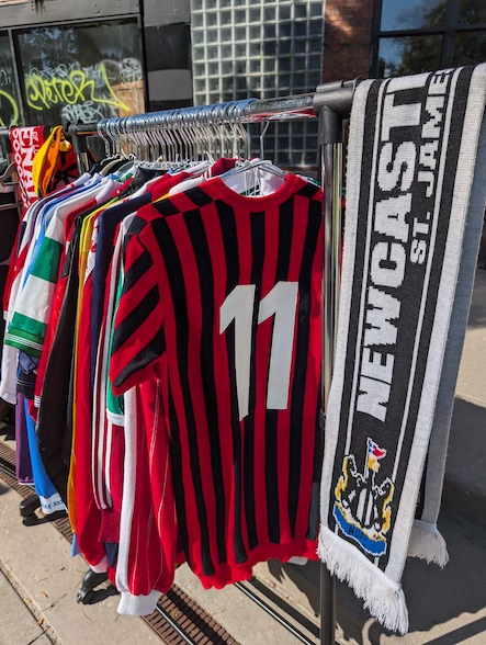 Sidewalk FC Vintage Kit Rack